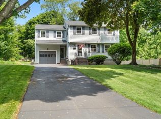 26 Surrey Rd, Salem, MA 01970