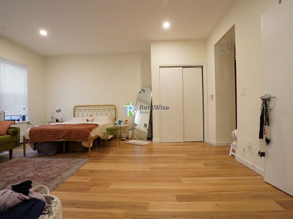 550 Massachusetts Ave APT 2