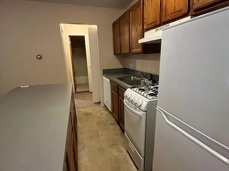 913 Dewey Ave — Photo 14