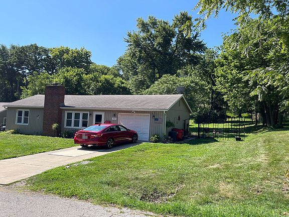 2nd image of 707 E Hereford Ave