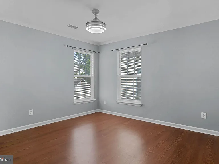 2548 Port Potomac Ave — Photo 27