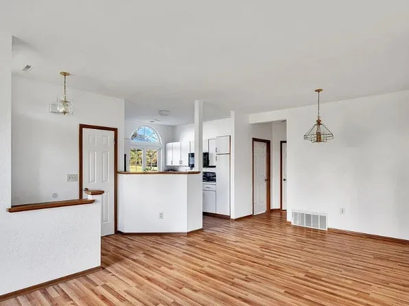 612 Apex Ln #612, Troy, NY 12182