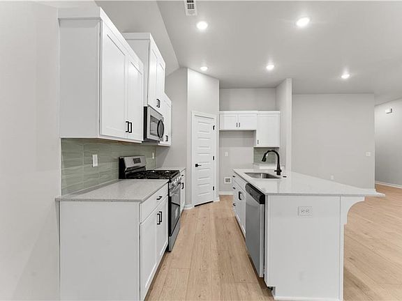 4th image of 5907 SW Bear Creek Ave