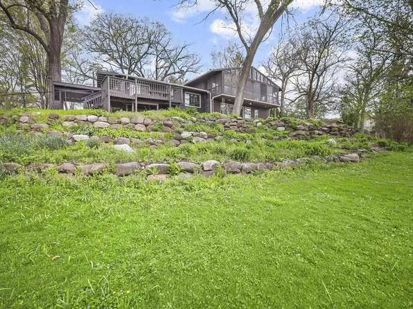 1004 Ridgewood Drive, Stoughton, WI 53589