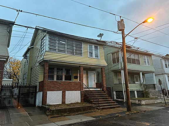 3rd image of 108 Rosehill Pl