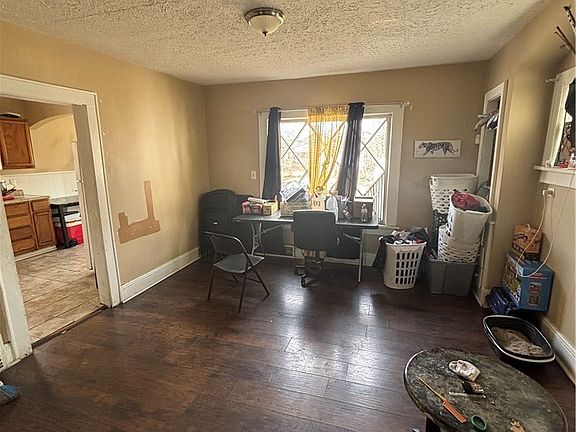 3rd image of 4316 E 119th St