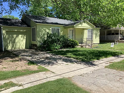 1413 Myrtle St Photo 1
