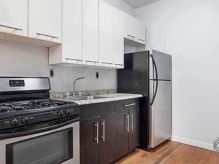 913 Saint Johns Pl #2H — Photo 3