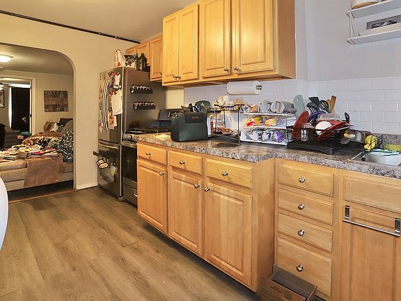 5th image of 808 Garden St #G
