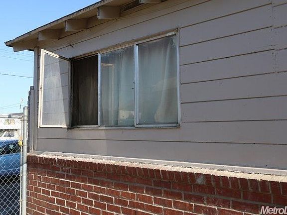 3rd image of 3715 Balsam St