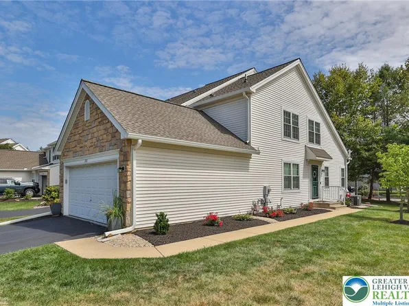 202 Park Ridge Dr, Easton, PA 18040