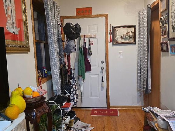 4th image of 266 W 24th Pl #2