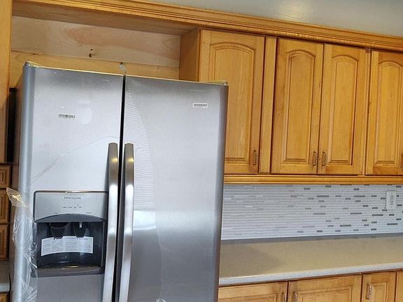 3rd image of 3087 Tecumseh Ct