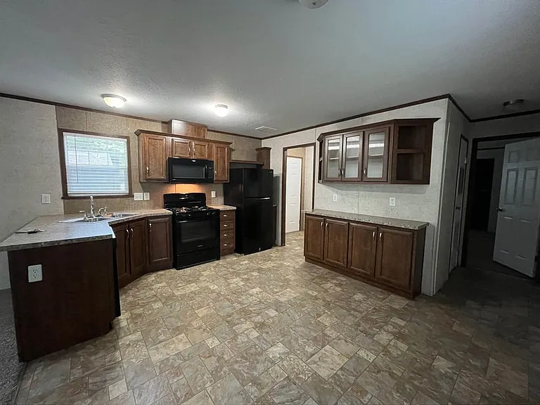 Lakeview Terrace — Photo 24