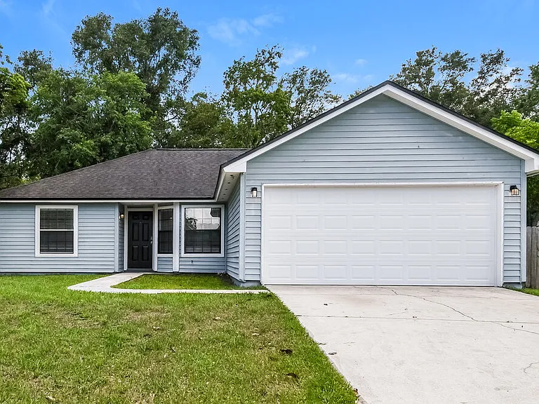 1338 Pawnee St — Photo 1