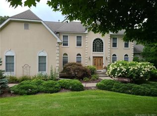 17 Whitewood Rd, Newtown, CT 06470