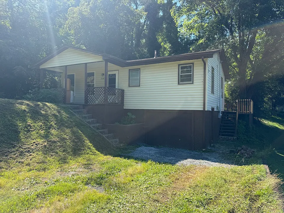 228 Baker St