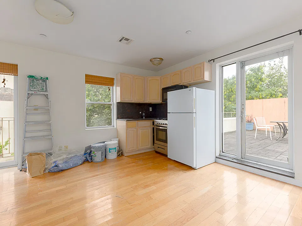 59 Saint Marks Pl #4A