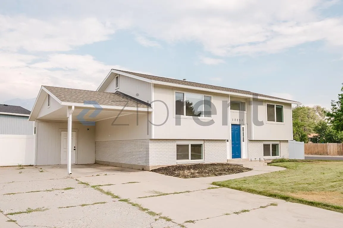 4 bed, 1905 sqft, $3,200 — Photo 1