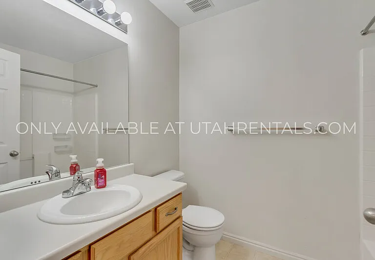1328 S 1550 E — Photo 13