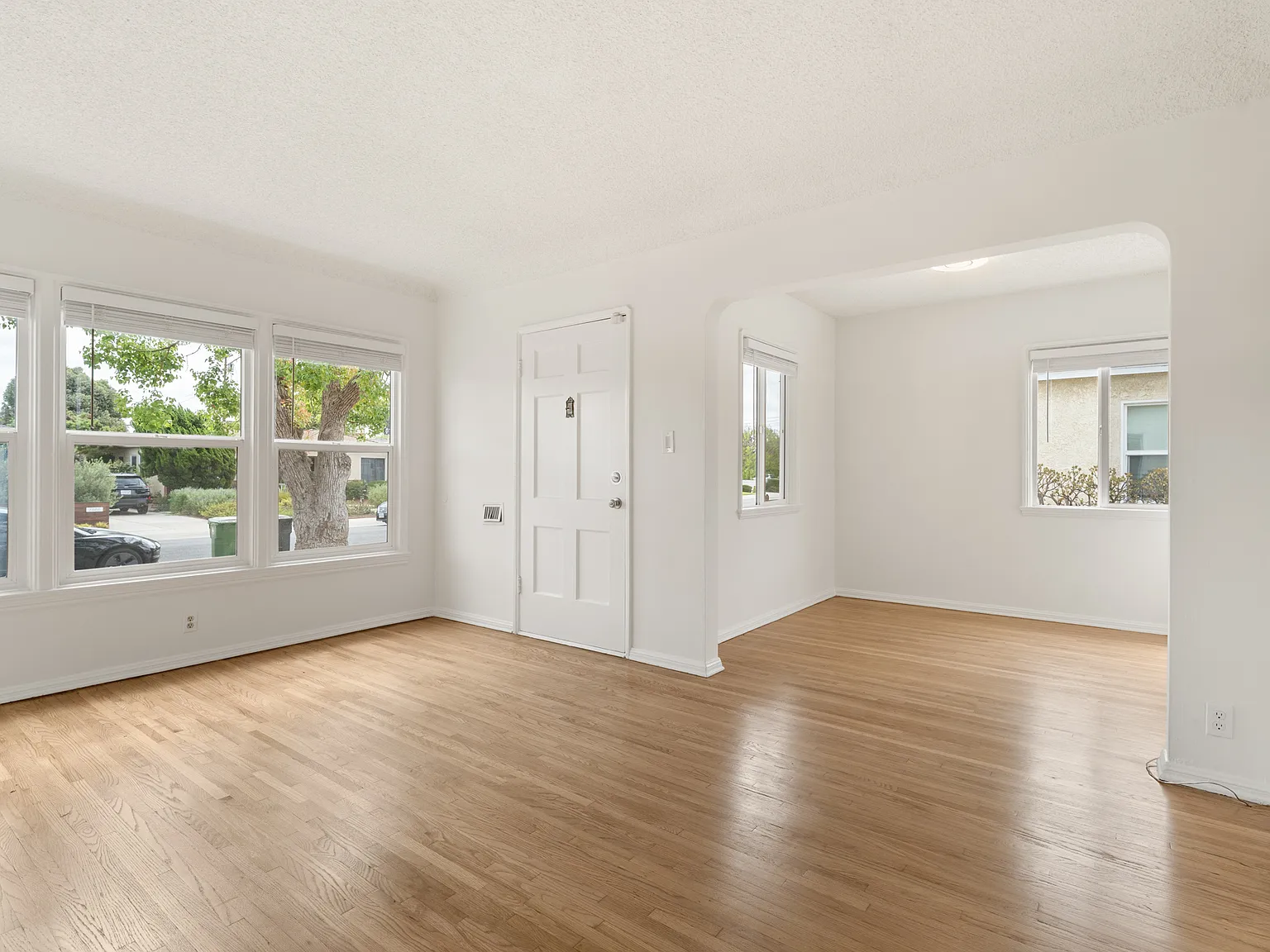 7869 Croydon Avenue, Westchester, CA, USA — Photo 3