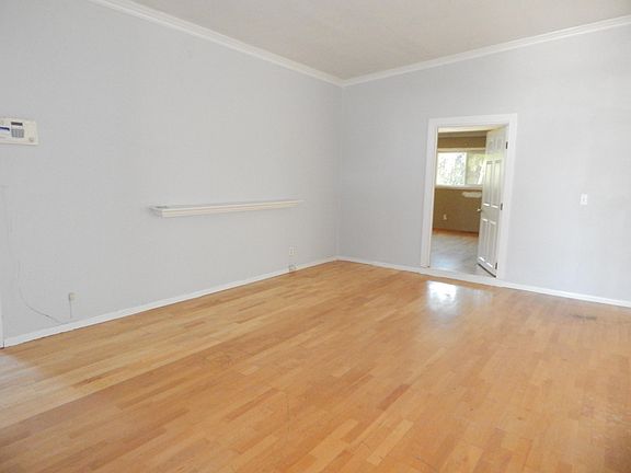 3rd image of 13815 Cagliero St