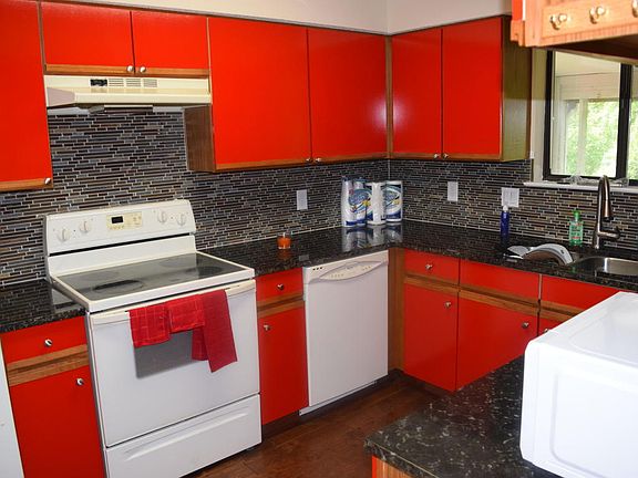 4th image of 1402 Wood Hill Pl