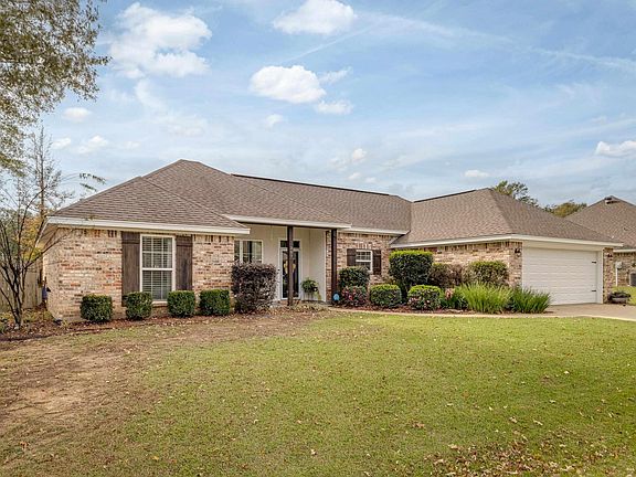 2nd image of 307 Willow Creek Dr