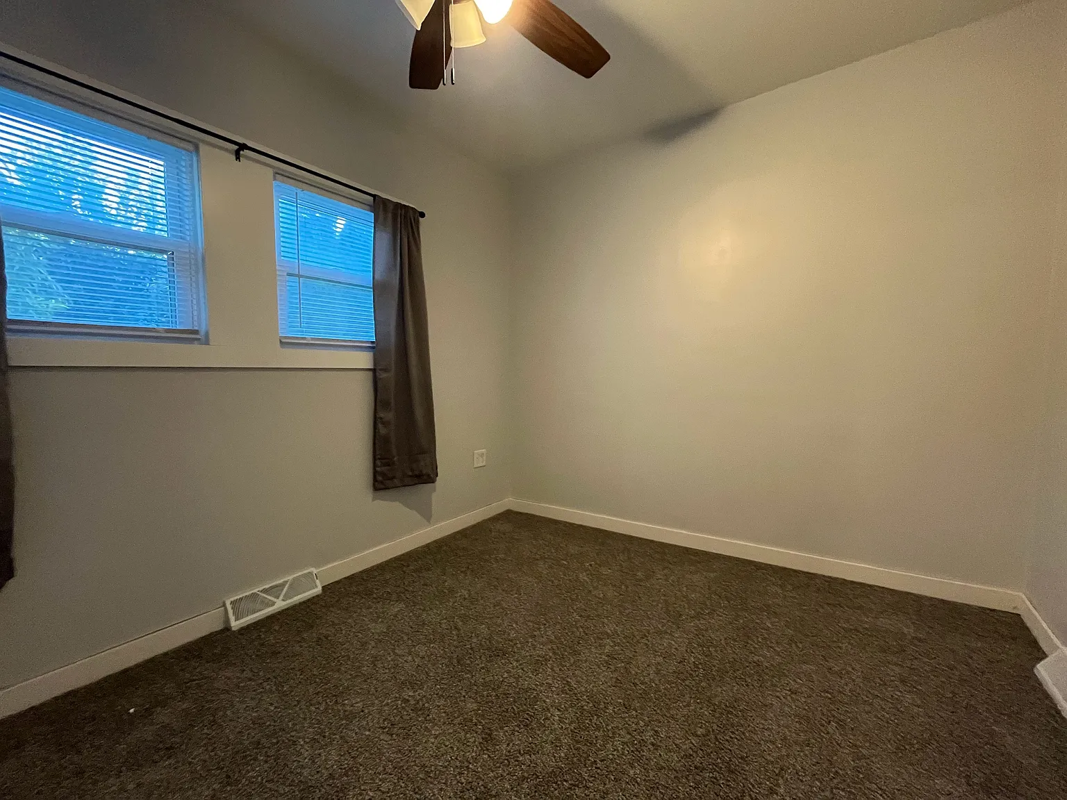 828 East 27th Street - 1 — Photo 3