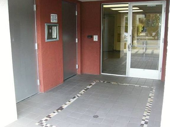 3rd image of 5332 Russell Ave APT 304
