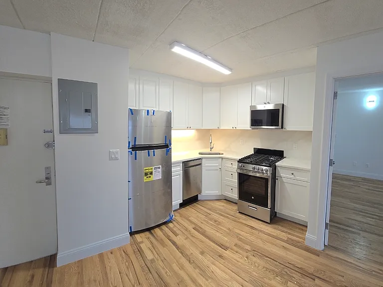 143-51 Roosevelt Ave #5A — Photo 4