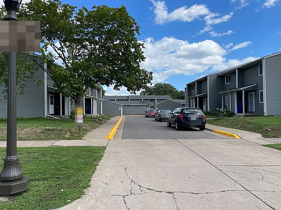 5th image of 418 Livingston Ave