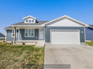 538 Buffalo Grass St, Grand Island, NE 68803