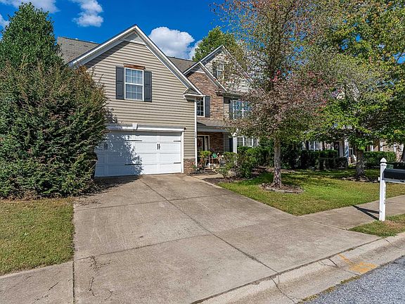 2nd image of 110 Ashington Dr