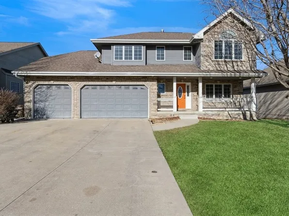 225 9th St NW, Altoona, IA 50009