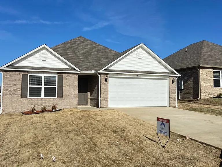 2513 Grand Ln — Photo 3