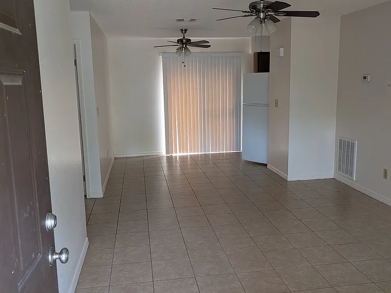 371 NW Lake City Ave #102 — Photo 3