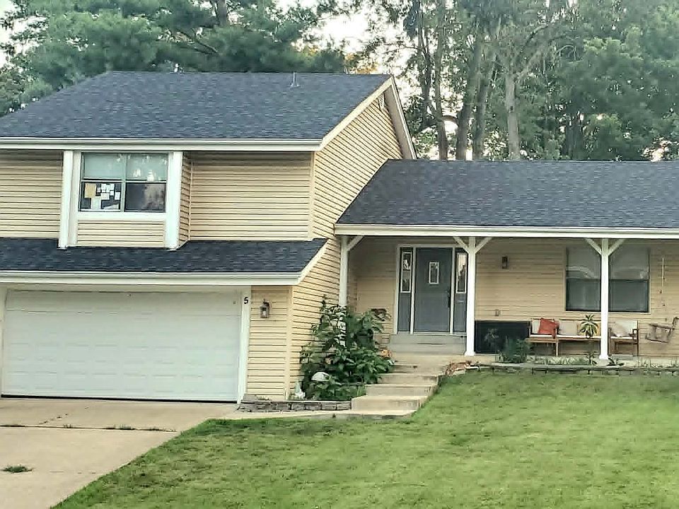 1st image of 5 Marche Dr