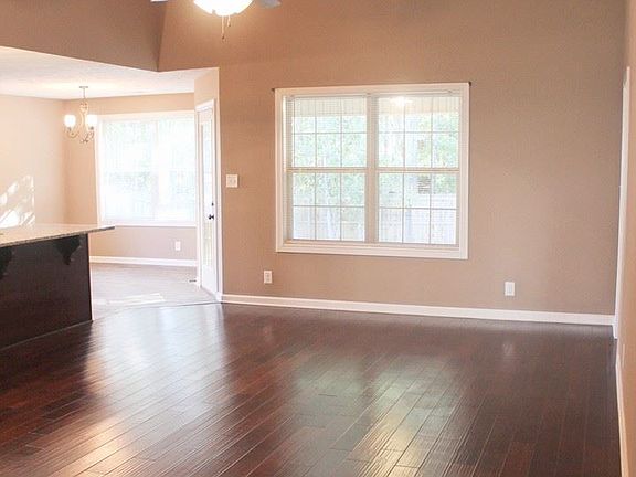 5th image of 1400 Freedom Dr
