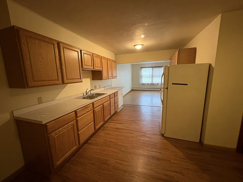 202 Hogan Blvd #2