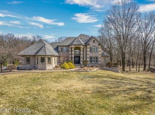 4863 Aljoann Rd, Brighton, MI 48116