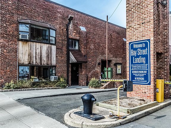 3rd image of 80 Bay Street Lndg APT 4N