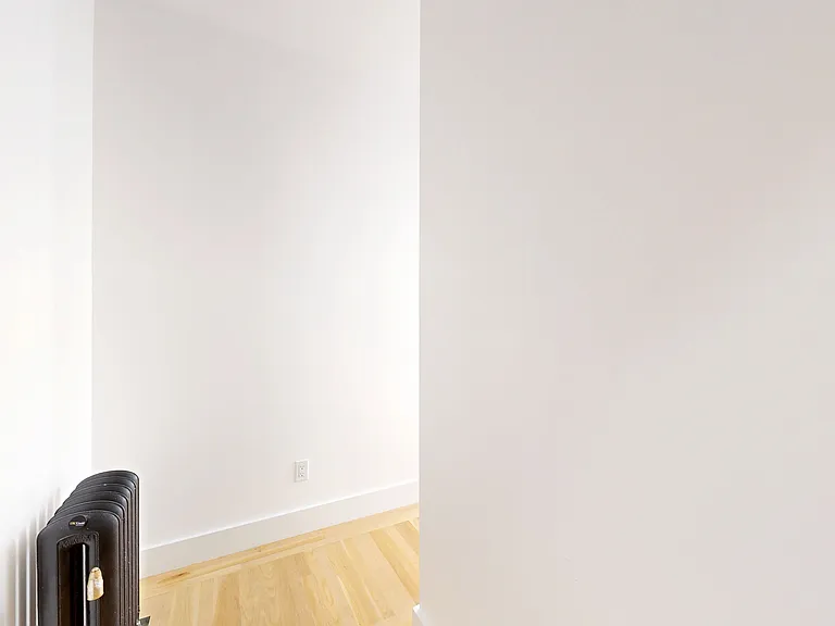 2942 Franklin St #9 — Photo 8