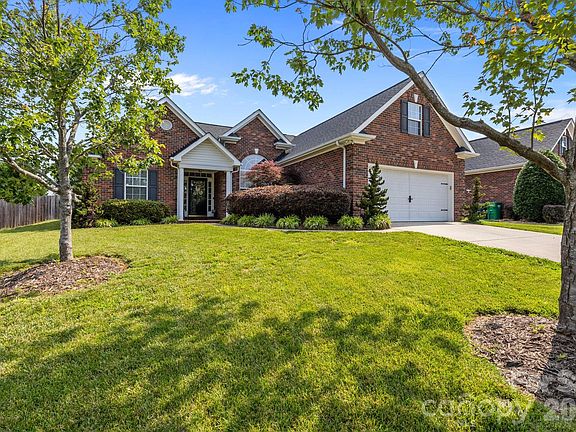 3rd image of 3419 Brickyard Ln