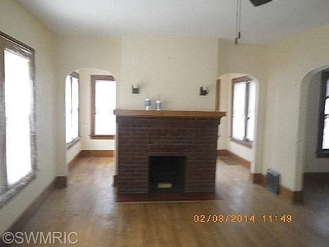 3rd image of 1109 Roseland Ave