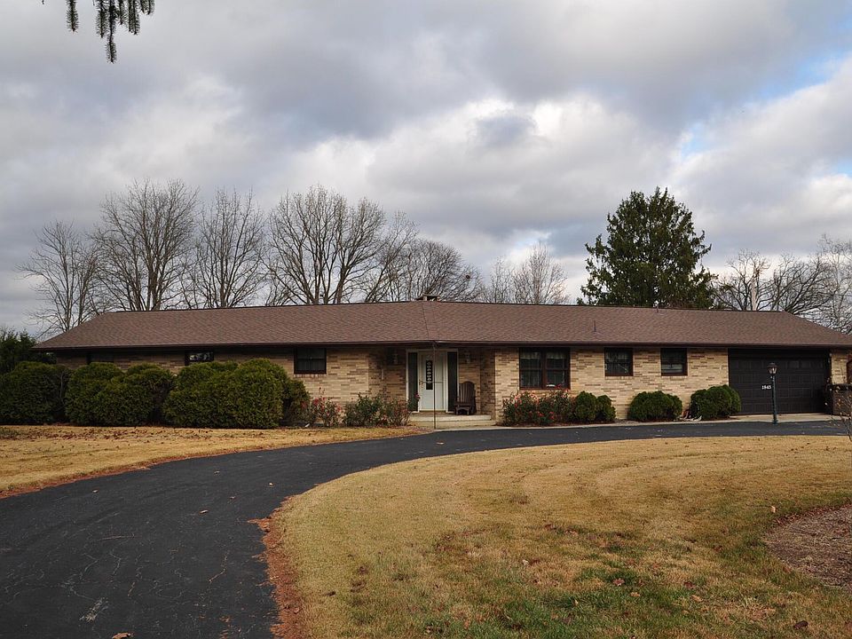 1st image of 1845 Lakeshore Dr