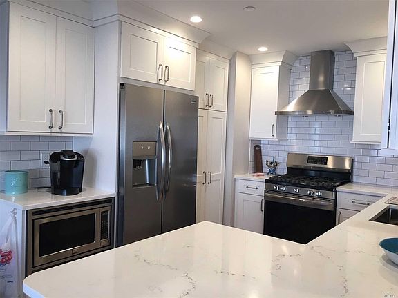 3rd image of 18 Tennessee Ave Floor 2
