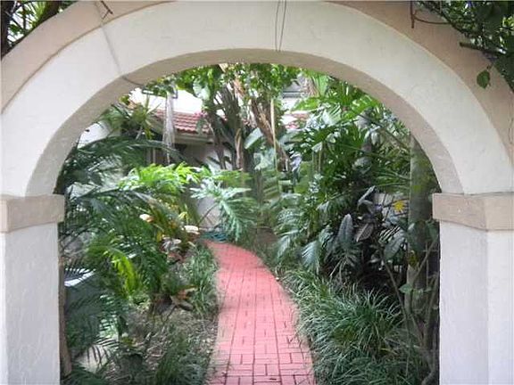 2nd image of 9316 NW Fifty Doral Cir N