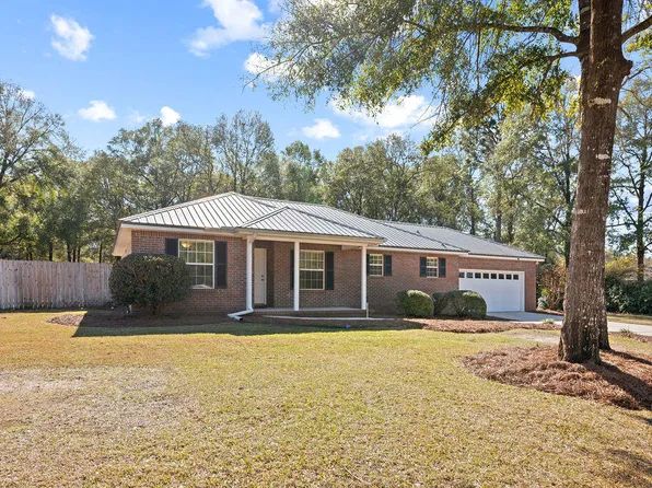 1832 Waterway Dr, Baker, FL 32531
