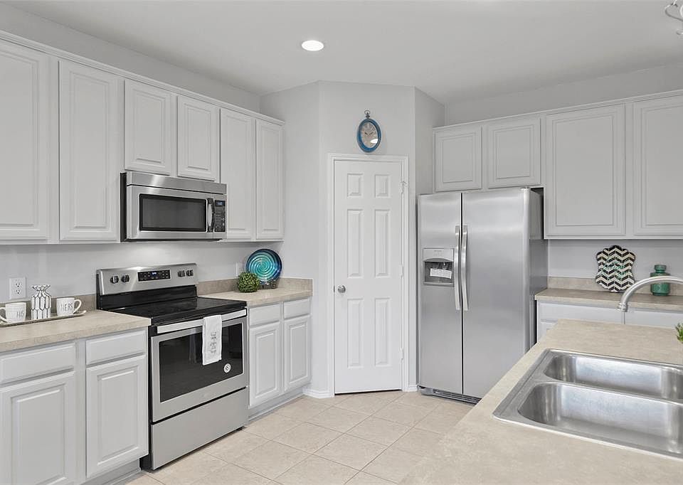 1st image of 2329 Basswood Dr
